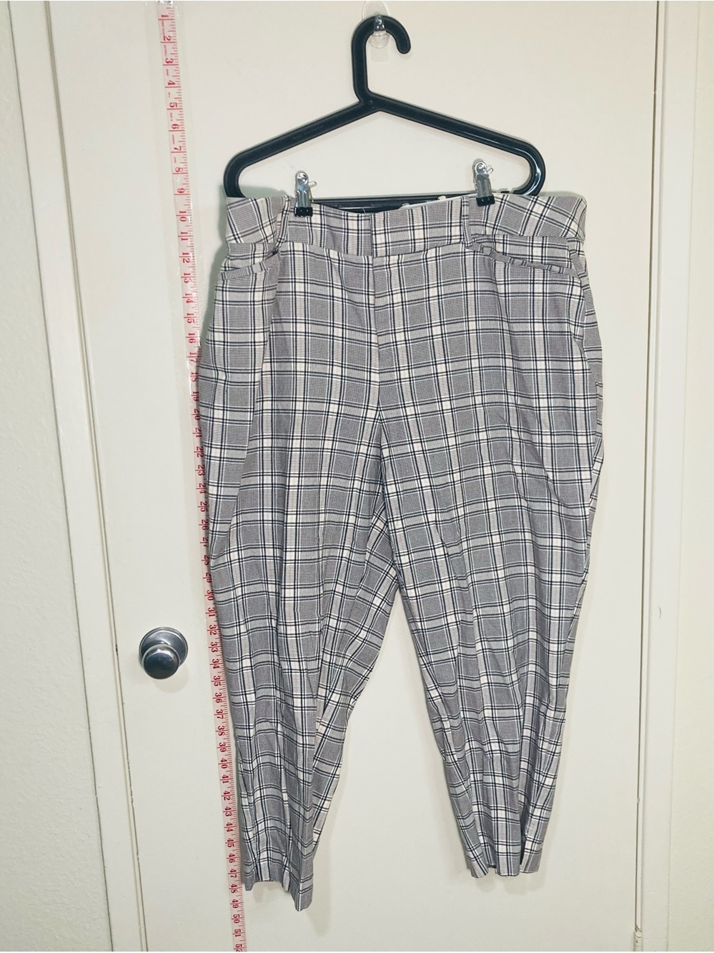 EUC Ava & Viv size 18 44” Gray and Black Plaid Dress Pants